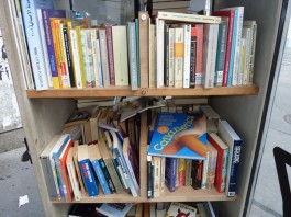 Lesungen beim offenen Bücherschrank in Ottakring am 16.06. und 30.06.2012