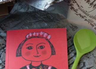 Über den Tisch gezogen – der Strudelteig.