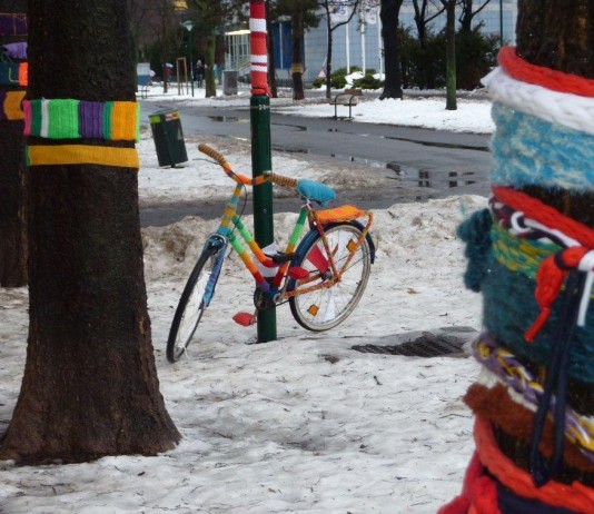 Urban Knitting in Floridsdorf – Die Franklin strickt.