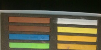 Haarkreide. Bunte Strähnen in allen Farben.