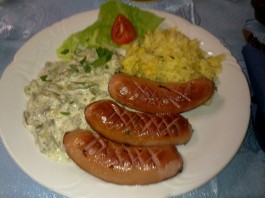 Prost, Mahlzeit im Gasthaus Schlingermarkt. Die Böhm war da!