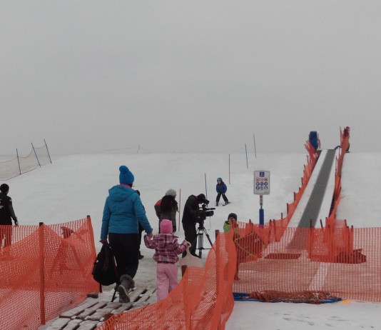Schifahren in Aspern – Schneeerlebniswelt mitten in Wien Schifahren in Aspern